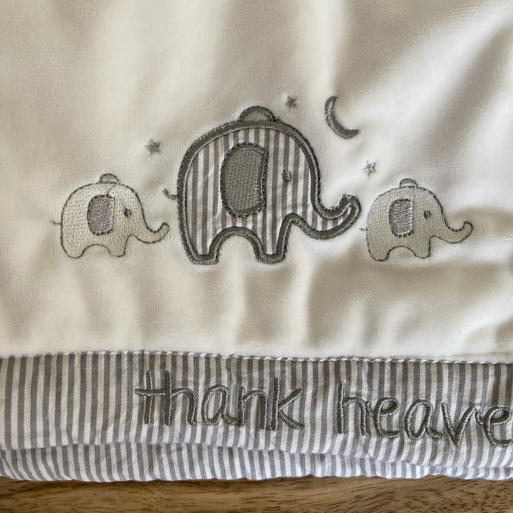 Crown & Ivy Baby Thank Heaven Blanket Soft 30" x 40" Gray Seersucker Trim